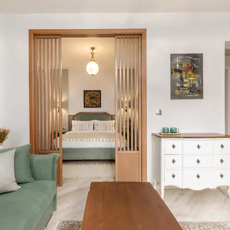 Meydani لِتوخورو