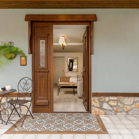 فندق Meydani لِتوخورو