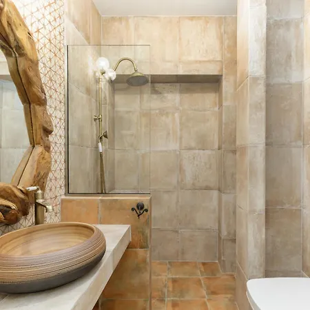 Meydani * لِتوخورو