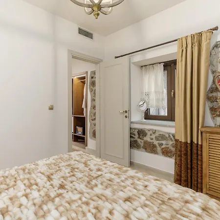 Meydani لِتوخورو