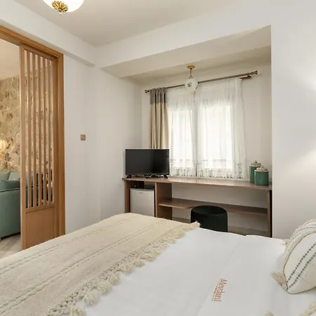 Meydani Hotel *